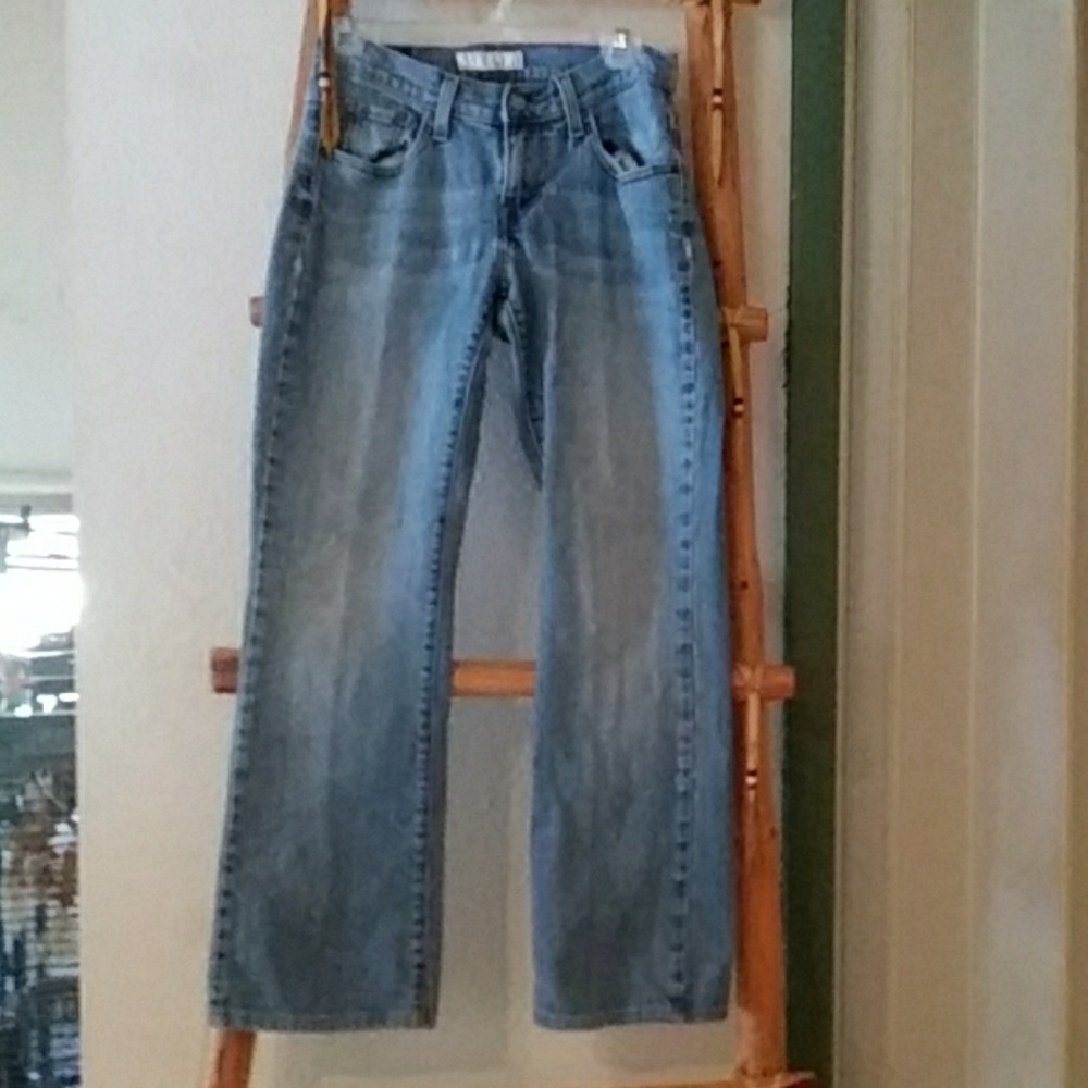 Levi curvy boot cut blue jeans